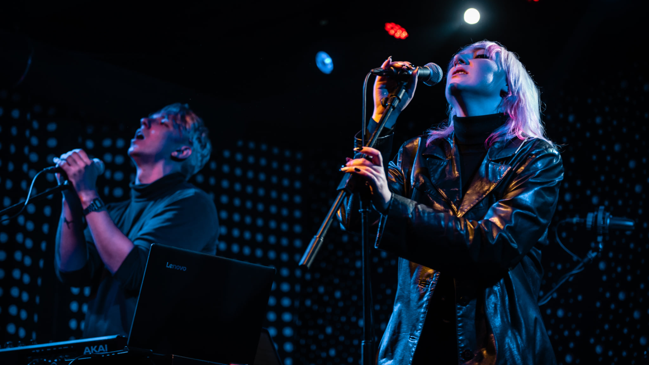 Pocket palma polusatnim nastupom počastili fanove u Azimutu