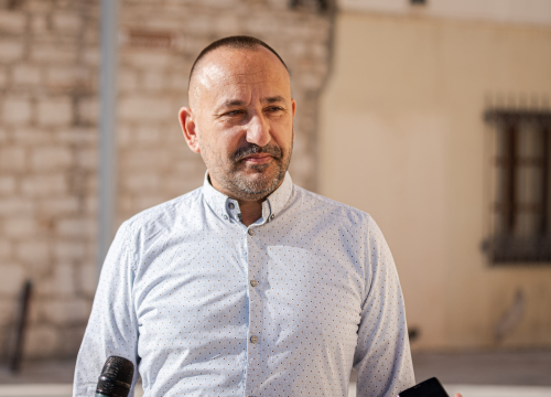 Hrvoje Zekanović na referendumskom štandu na Poljani: 'Uvedemo li euro, živjet ćemo lošije'