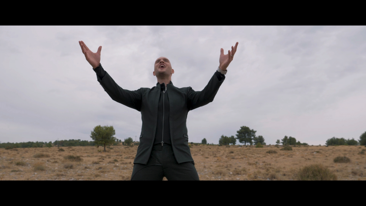 Kralj prvih plesova za svoj rođendan publici odlučio pokloniti dio sebe!