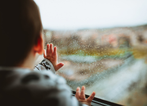 Kako zabaviti djecu kad zbog kiše koja pada danima ne mogu vani? Evo nekoliko ideja za male i malo starije