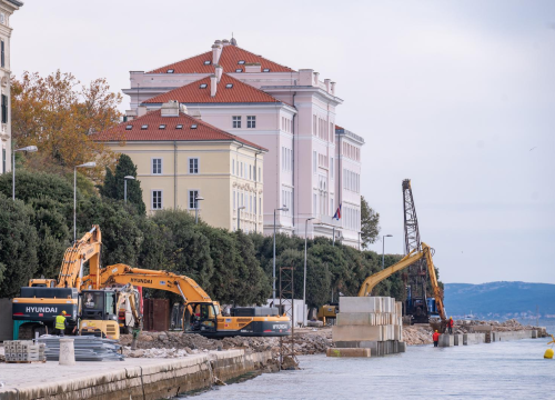 Zadarska riva kompletno se obnavlja, pogledajte nevjerojatne snimke raskopane obale iz zraka