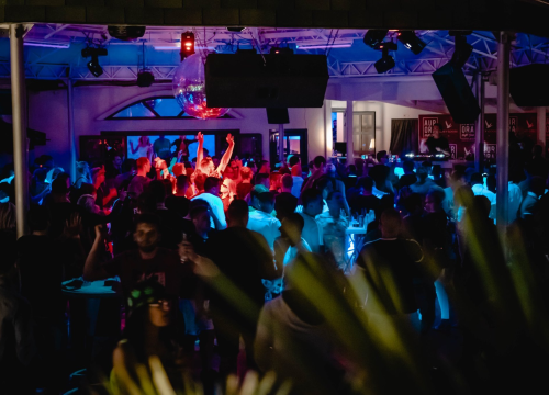 Dočekajte Novu godinu u omiljenom klubu Aurora uz Dalmatino!