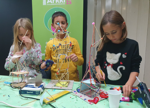 Upišite svoju djecu u radionice Arkki: Gradit će najveće tornjeve, snježne dvorce i svoje skulpture!