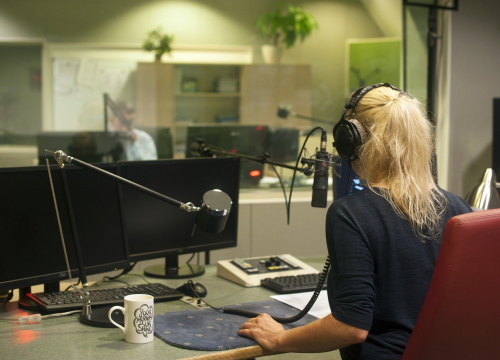 Uživajte u omiljenim zvukovima Božića na novom Blagdanskom radiju!