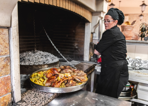 U Antinom guštu guštajte u slasnim jelima ispod peke ili s ražnja!