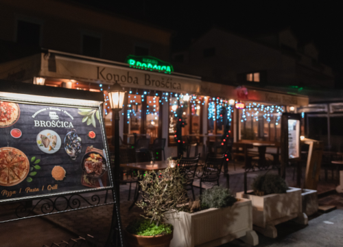 Isprobajte neka od ukusnih alla carte jela konobe Brošćica!