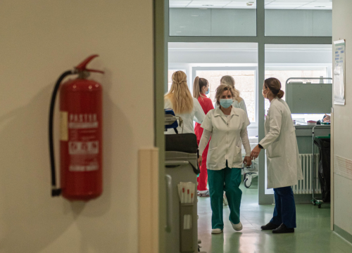 Prognoze WHO-a: Ovim tempom u idućih osam tjedana pola Europe bit će zaraženo omikronom