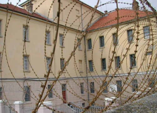 Muškarac (23) mjesecima u Vodicama i Solinu zlostavljao izvanbračnu suprugu
