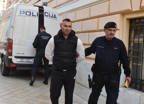 Darko Kovačević Daruvarac, nasilnik koji je pretukao 18-godišnju djevojku, izlazi iz zatvora jer ‘obitelj ne može bez njega’