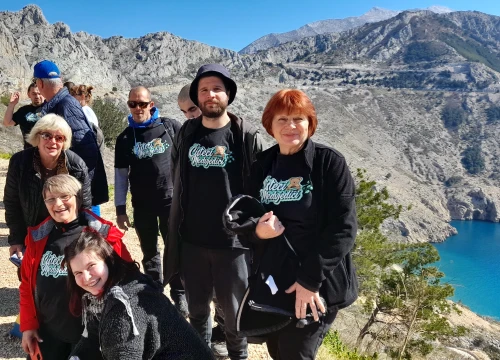Volonteri 'Festivala bespravne gradnje i devastacije' čiste Vruju i sade autohtono bilje