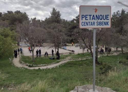 Odigrano peto kolo Prve hrvatske lige u petanci, Dalmatino slavio u gradskom derbiju