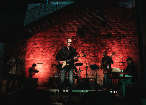 Vinko Ćemeraš i Songkillersi otvorili novu koncertnu sezonu na sv. Mihovilu