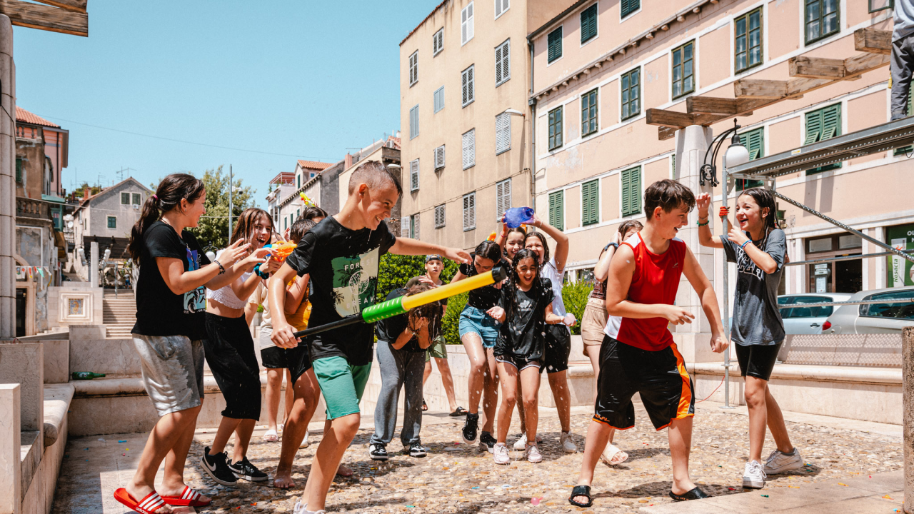 Šibenska ‘izgubljena generacija’ i ratovi kvartova: 'Tu je znalo biti na stotine dice i nitko nije suv doša doma. Opsadno stanje'