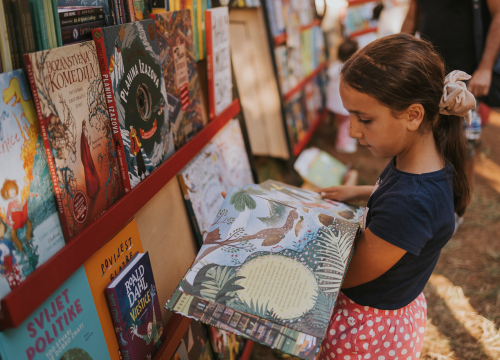 Gradska knjižnica poziva na završnu svečanost čitateljskih izazova za školarce