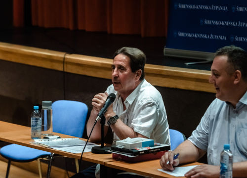 Usvojen etički kodeks: Uspaljeni losos, kurve, gospoda i posebna gadost