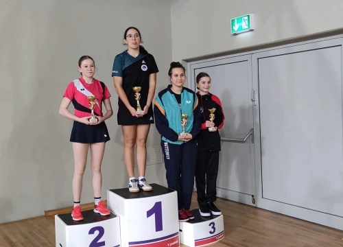 Fotografija 1 - Dva postolja za Stolnoteniski klub Šibenik: Franka Miškić dva puta brončana