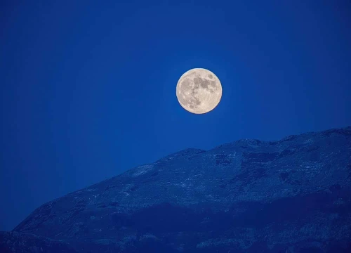 Fotografija 3 - Pogled na pun mjesec iznad Šibenika oduzima dah