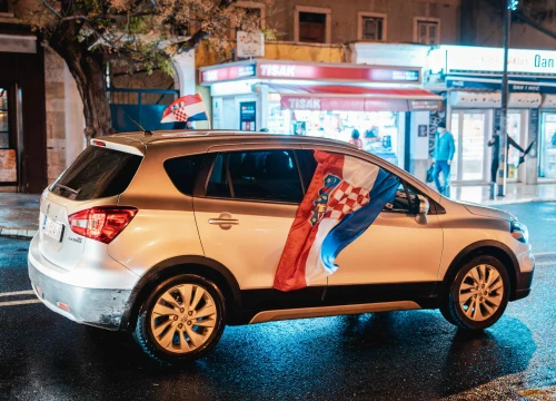 Fotografija 3 - Samba na vučnoj službi! Šibenik je u transu, pogledajte ludilo na ulicama nakon prolaska u polufinale