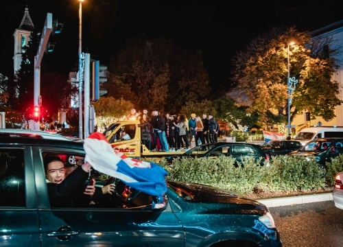 Fotografija 4 - Samba na vučnoj službi! Šibenik je u transu, pogledajte ludilo na ulicama nakon prolaska u polufinale