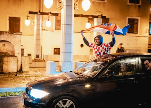 Fotografija 15 - Samba na vučnoj službi! Šibenik je u transu, pogledajte ludilo na ulicama nakon prolaska u polufinale