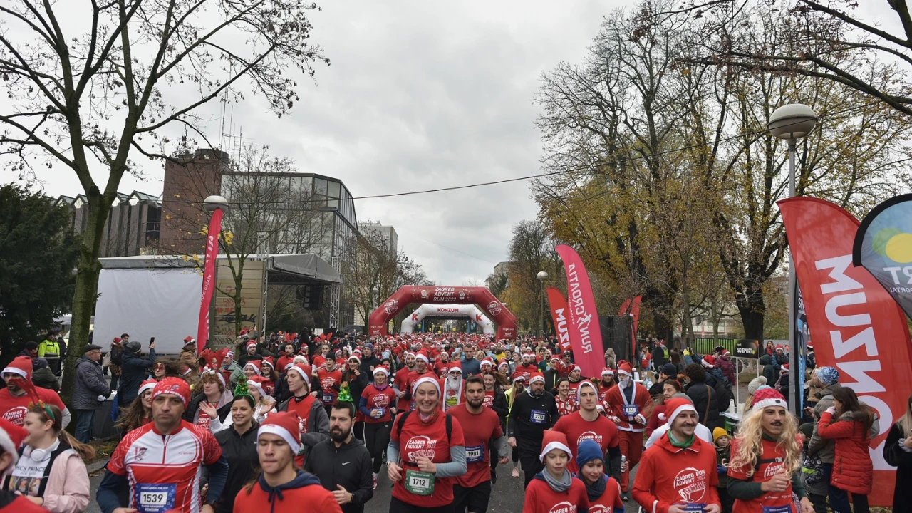 Zagreb Advent Run utrku istrčalo gotovo 3000 sudionika u božićnim kostimima