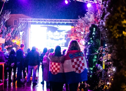 Fotografija 3 - Šibenčani pratili utakmicu u Parkiću: Argentina nanijela Hrvatskoj težak poraz