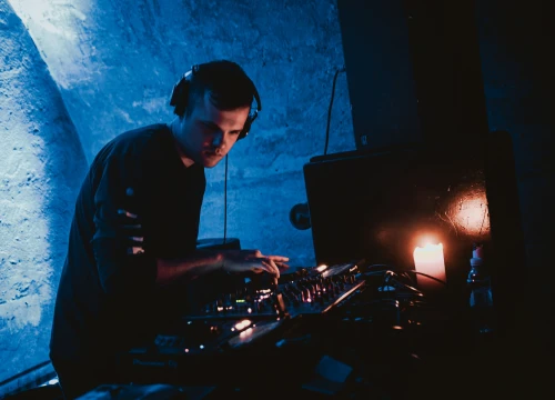 Fotografija 28 - Rasplesana novogodišnja zabava u Tunelu uz milanski duo Modular Project