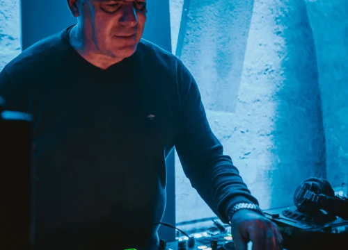 Fotografija 6 - Rasplesana novogodišnja zabava u Tunelu uz milanski duo Modular Project