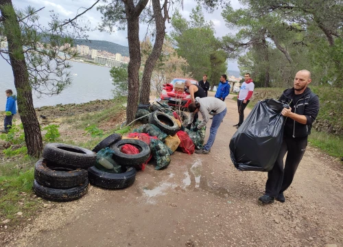 Fotografija 1 - U uvali Dumboka održana 4. akcija čišćenja podmorja u sklopu projekta Plavi Jadran