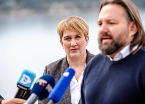 Fotografija 3 - Novi zakon o pomorskom dobru još je jedan pokušaj krađe HDZ-a: 'Građani će postati gosti na plaži'