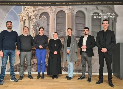 Fotografija 1 - U Šibeniku održana konstituirajuća sjednica Ureda za pastoral mladih