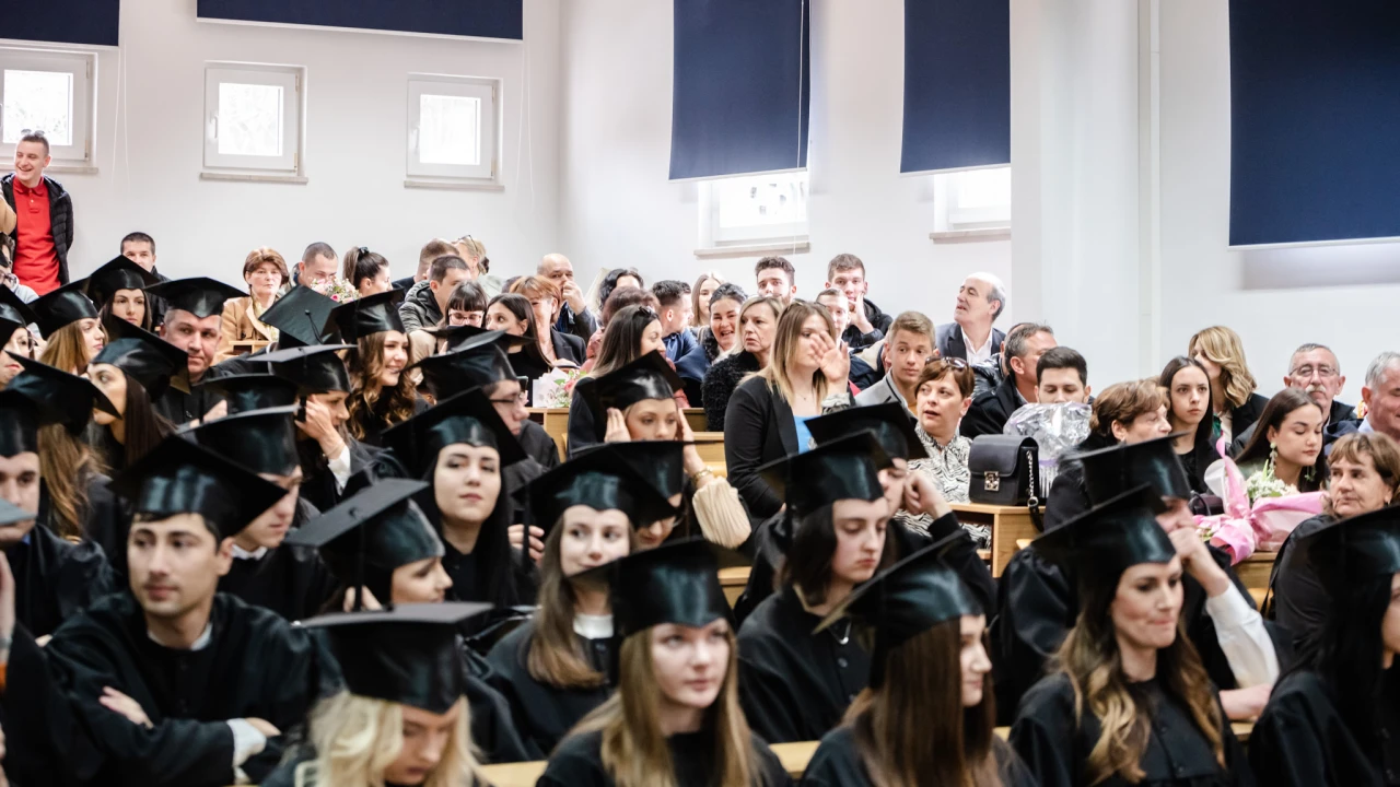 Svečana promocija studenata VUŠ-a: 'Vi ste budućnost naše zemlje i ona će biti onakva kakvom je vi oblikujete'