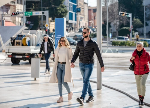 Fotografija 3 - Moderni komadi koji nikad neće izaći iz mode: Evo tko nam je upao u oko ovaj tjedan!