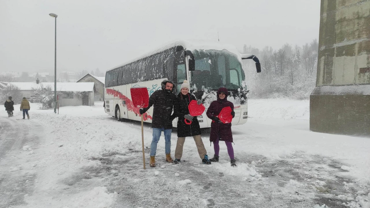 Šibenski vodiči zapeli na Janjču, noć proveli u autobusu: 'Igramo društvene igre'