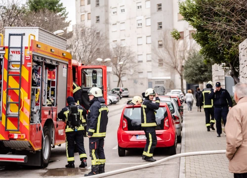 Fotografija 8 - Požar na balkonu stana na Njegoševom trgu, u stanu se nalazila gospođa