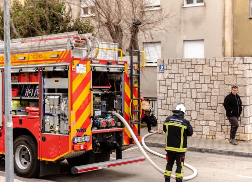 Fotografija 9 - Požar na balkonu stana na Njegoševom trgu, u stanu se nalazila gospođa