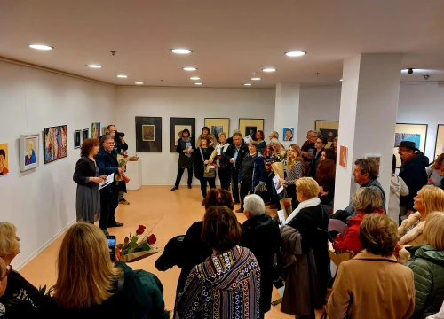 Knjižnica Dan žena obilježila pjesničkom večeri za Vesnu Parun i izložbom 'Žena'