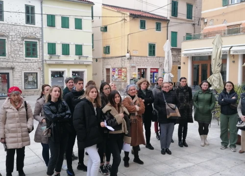 Fotografija 1 - Gimnazijalci mjesec dana istraživali o poznatim šibenskim curama