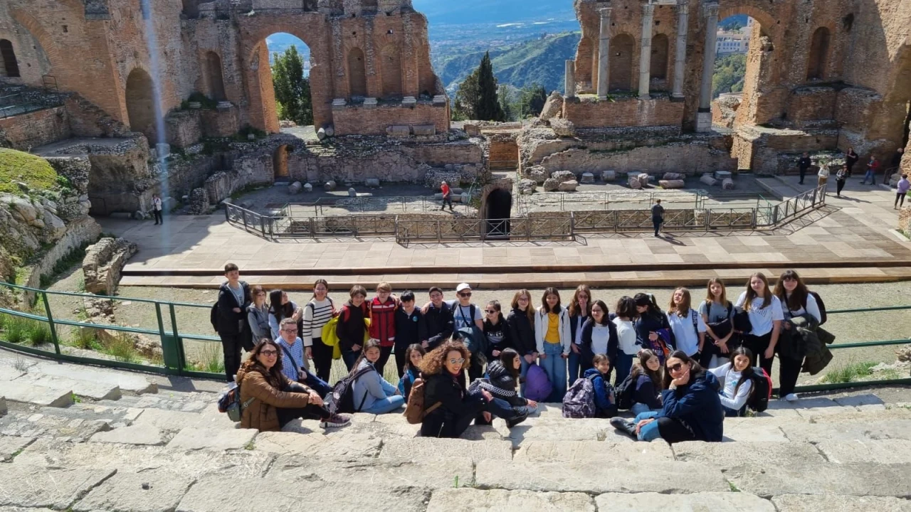 Učenici OŠ Meterize na Siciliji: Učili o važnosti očuvanja voda, oduševile ih Etna i Taormina