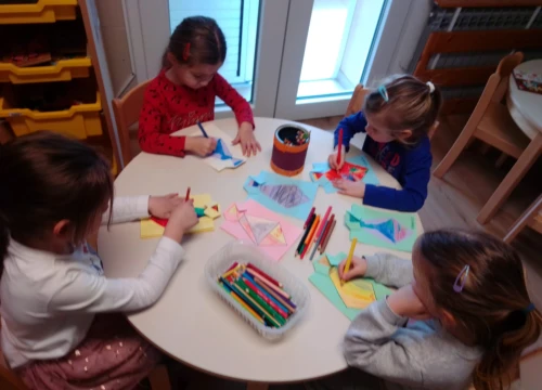 Fotografija 5 - Tate iz dječjeg vrtića 'Šibenska maslina' cijeli tjedan djeci predstavljali svoje poslove