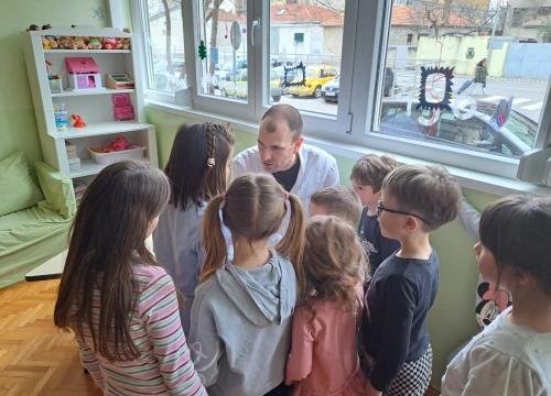 Fotografija 12 - Tate iz dječjeg vrtića 'Šibenska maslina' cijeli tjedan djeci predstavljali svoje poslove