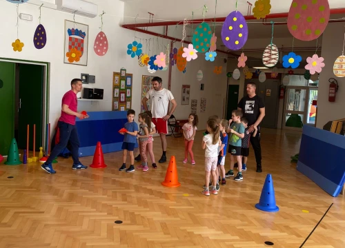 Fotografija 18 - Tate iz dječjeg vrtića 'Šibenska maslina' cijeli tjedan djeci predstavljali svoje poslove