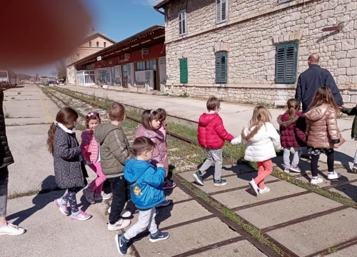 Fotografija 20 - Tate iz dječjeg vrtića 'Šibenska maslina' cijeli tjedan djeci predstavljali svoje poslove