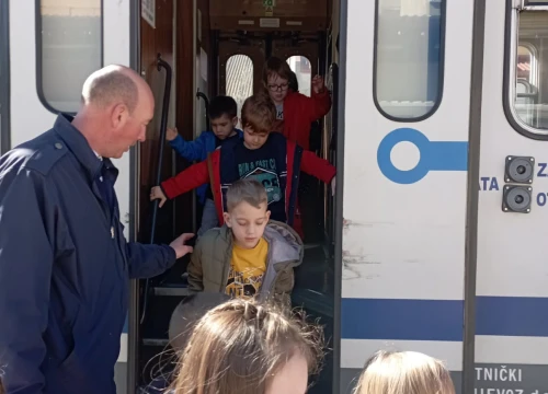 Fotografija 21 - Tate iz dječjeg vrtića 'Šibenska maslina' cijeli tjedan djeci predstavljali svoje poslove