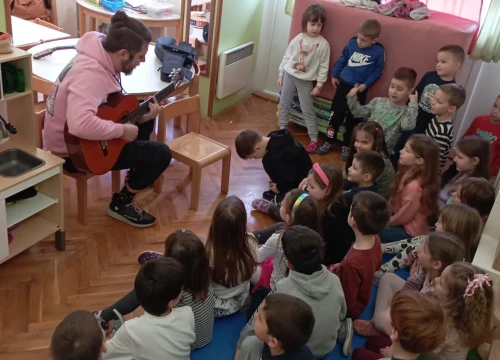 Fotografija 24 - Tate iz dječjeg vrtića 'Šibenska maslina' cijeli tjedan djeci predstavljali svoje poslove