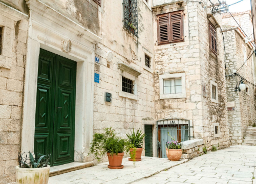 Priča o 'najluđoj' šibenskoj obitelji: Od havajskog kralja i izopćenog nadbiskupa do gradonačelnika Šibenika i rekordera u letenju