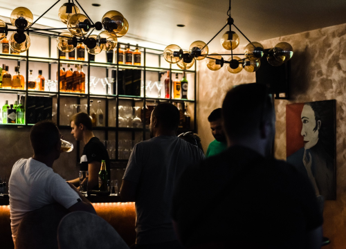 Petak rezervirajte za večer akustičnih nota u Maestro Food&Baru!