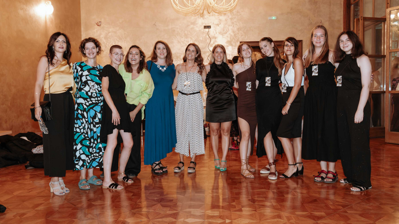 U Vijećnici uvijek zanimljivo: 'Osnovale smo klapu Oronule hostese, prijaviti ćemo se dogodine’