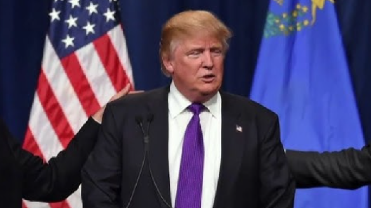 Trump odlikovao Charlieja Kirka najvišim civilnim odlikovanjem u SAD-u