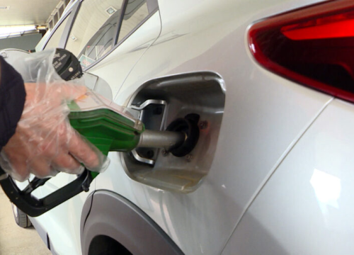 Dobra vijest za vozače: Cijene goriva padaju, stručnjaci najavljuju nastavak trenda